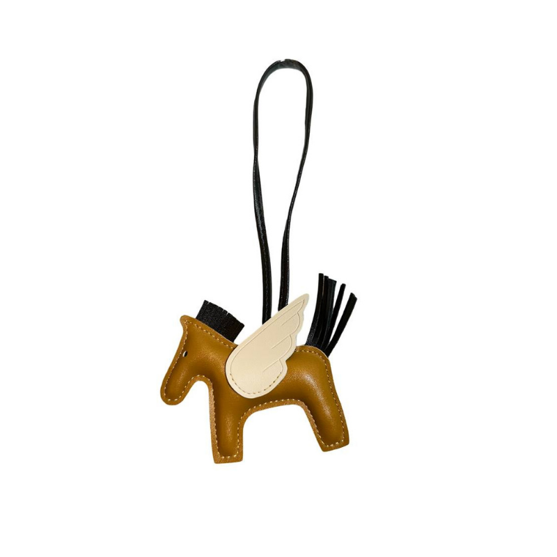 Charming Winged Horse Keychain – A Whimsical Accessory